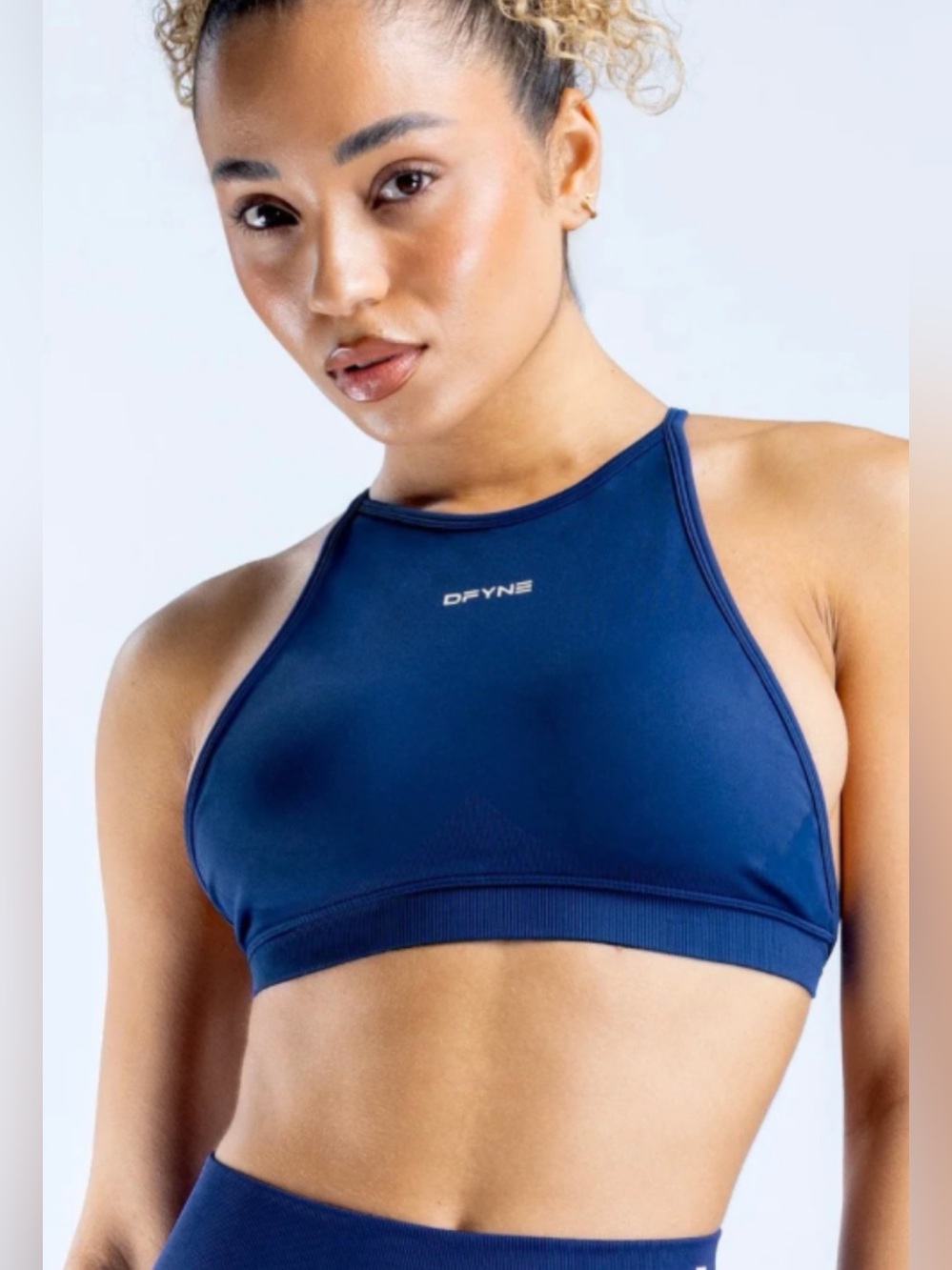 Like New! DFYNE Dynamic High Neck Sports Bra